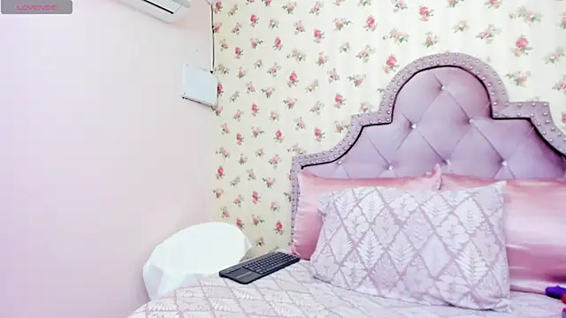 Snapshot of crystal_watson0 chatting on June 30, 2026, 3:46 pm crystal watson0 online show from June 30, 2026, 3:46 pm