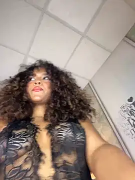 Snapshot of CurlyOopsieXXX chatting on April 7, 2026, 9:37 pm CurlyOopsieXXX online show from April 7, 2026, 9:37 pm