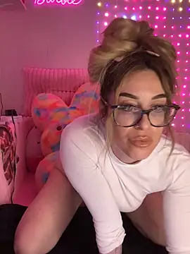 Snapshot of laurenlotus chatting on March 29, 2026, 2:22 am laurenlotus online show from March 29, 2026, 2:22 am
