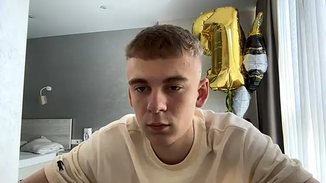 Snapshot of SoloFury chatting on May 25, 2026, 9:37 am SoloFury online show from May 25, 2026, 9:37 am