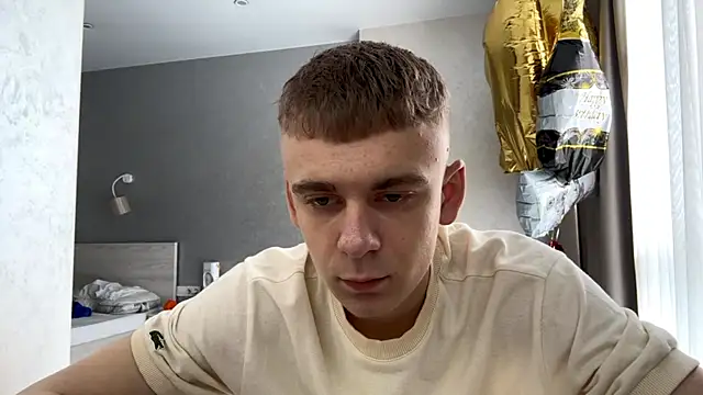 Snapshot of SoloFury chatting on June 17, 2026, 7:44 am SoloFury online show from June 17, 2026, 7:44 am