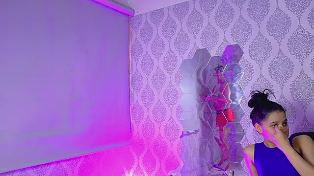 Twink Sensationxx online show from April 9, 2026, 5:18 pm