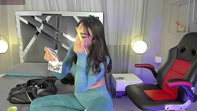 Magic katt online show from April 10, 2026, 9:30 pm