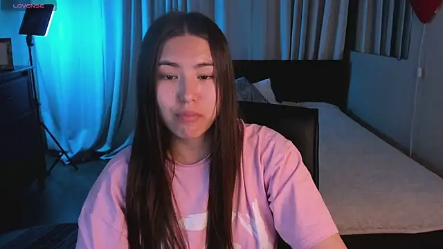IceIcebabe  online show from June 12, 2026, 1:04 am