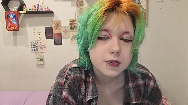 Snapshot of LittleKittenStar chatting on May 31, 2026, 6:09 pm LittleKittenStar online show from May 31, 2026, 6:09 pm