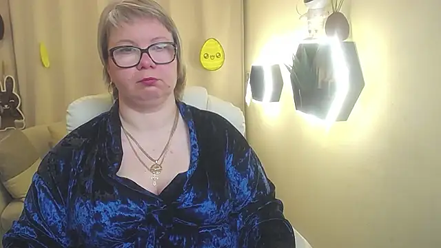 BonnnyBoobsy online show from April 14, 2026, 5:57 am