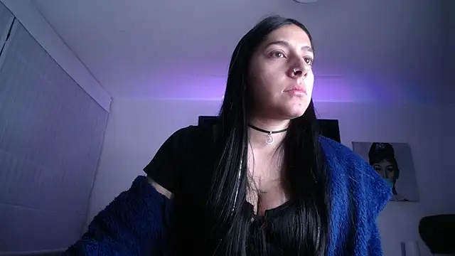 Melannyy V online show from April 21, 2026, 12:33 pm