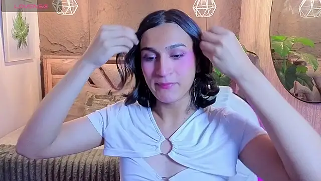 Zoee Kiss  online show from July 17, 2026, 10:03 pm
