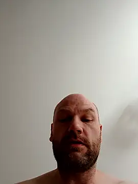 Snapshot of pitch_122 chatting on May 23, 2026, 11:58 am pitch 122 online show from May 23, 2026, 11:58 am