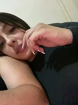 Snapshot of emiiross chatting on July 1, 2026, 6:26 am emiiross online show from July 1, 2026, 6:26 am