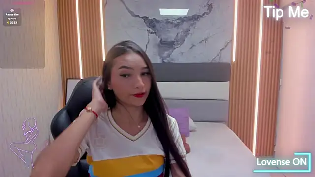 Snapshot of LIZZY_VALL chatting on July 7, 2026, 7:29 pm LIZZY VALL online show from July 7, 2026, 7:29 pm