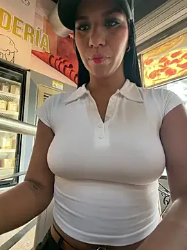 MonserratJons01 online show from June 2, 2026, 4:09 pm