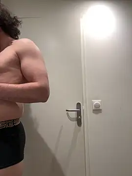 Snapshot of dior_sauvagee chatting on March 19, 2026, 3:32 am dior sauvagee online show from March 19, 2026, 3:32 am