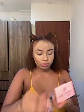 Snapshot of Kloe_rousse01 chatting on May 21, 2026, 7:54 pm Kloe rousse01 online show from May 21, 2026, 7:54 pm
