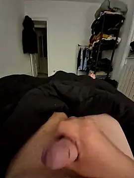 lolo0105 online show from April 12, 2026, 9:09 pm