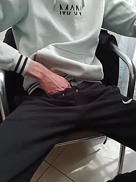 Skinboy06 online show from April 2, 2026, 10:35 am