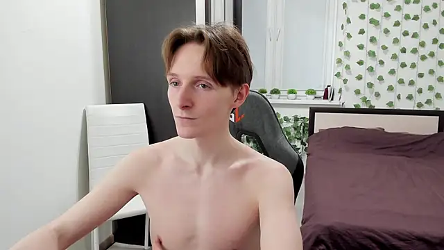 Ethan Ginger online show from April 8, 2026, 5:24 pm