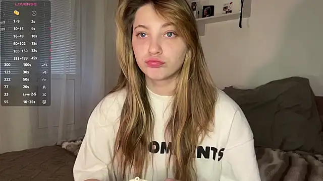 1Kellynaive online show from April 27, 2026, 3:54 pm