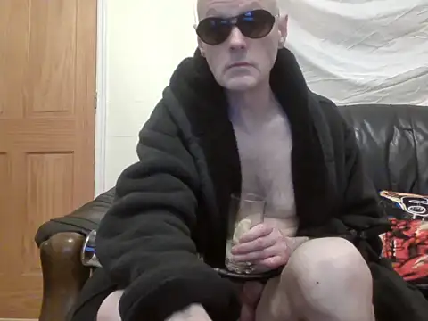 Snapshot of Useless_Wanker chatting on March 31, 2026, 12:56 am Useless Wanker online show from March 31, 2026, 12:56 am