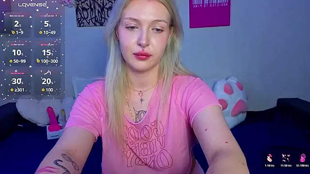 Snapshot of BlondieSummer chatting on May 29, 2026, 1:31 pm BlondieSummer online show from May 29, 2026, 1:31 pm
