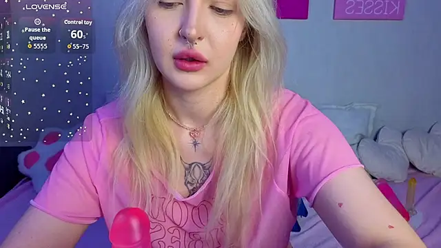 BlondieSummer online show from July 14, 2026, 6:02 pm
