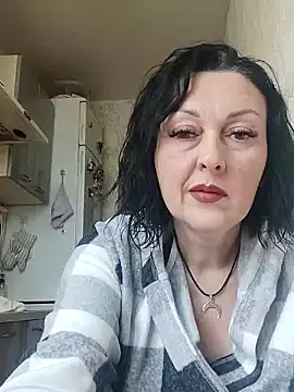 HelgaDennis online show from March 28, 2026, 1:54 pm