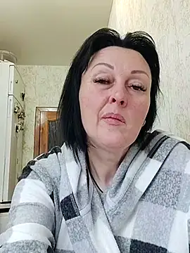 HelgaDennis online show from April 9, 2026, 7:14 am