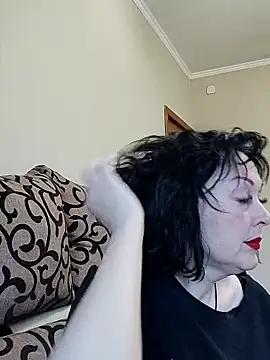 HelgaDennis online show from May 11, 2026, 4:07 am
