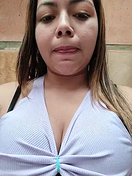 Snapshot of Yelii_ chatting on June 26, 2026, 5:50 pm Yelii online show from June 26, 2026, 5:50 pm