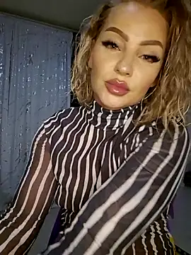 AngelGlowx online show from April 17, 2026, 8:56 pm