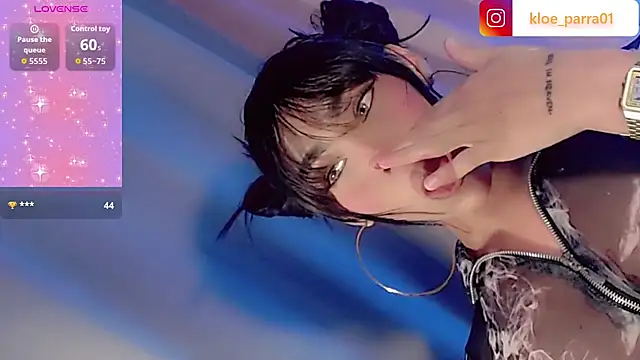 Snapshot of khloe_Gils chatting on April 2, 2026, 3:15 am khloe Gils online show from April 2, 2026, 3:15 am