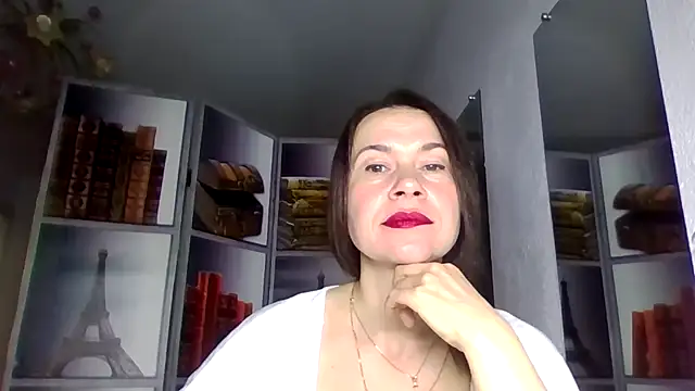 Snapshot of Selena_Moo chatting on March 23, 2026, 6:39 am Selena Moo online show from March 23, 2026, 6:39 am