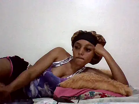 Snapshot of Zurii_ chatting on April 15, 2026, 4:14 pm Zurii online show from April 15, 2026, 4:14 pm