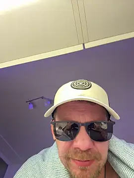 Snapshot of stefhart chatting on March 30, 2026, 8:21 pm stefhart online show from March 30, 2026, 8:21 pm