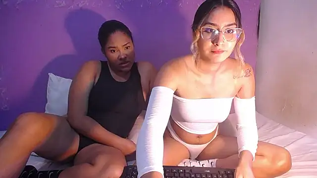 Snapshot of Amara_Diamond_1 chatting on March 25, 2026, 2:06 am Amara Diamond 1 online show from March 25, 2026, 2:06 am