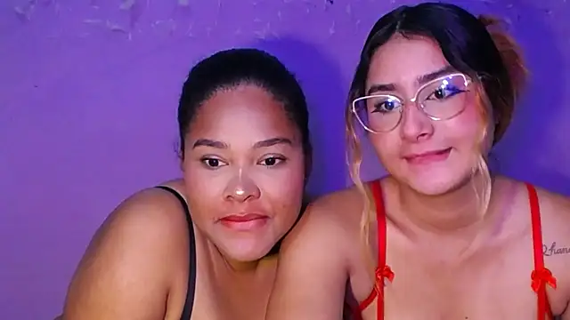 Snapshot of Amara_Diamond_1 chatting on April 19, 2026, 8:33 pm Amara Diamond 1 online show from April 19, 2026, 8:33 pm