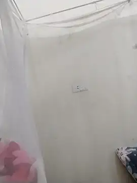 Moubie1 online show from March 22, 2026, 7:50 pm