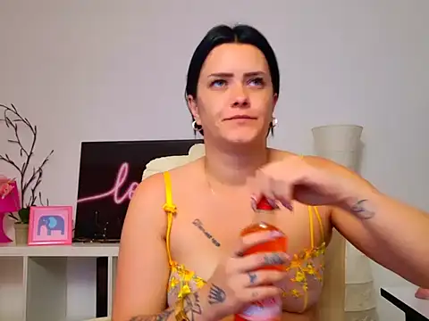 NicolSparkleX online show from June 25, 2026, 5:45 am