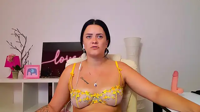 NicolSparkleX online show from July 14, 2026, 7:46 am