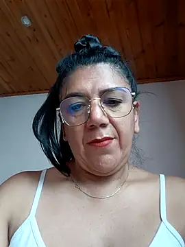 Snapshot of Mielx chatting on May 16, 2026, 10:19 pm Mielx online show from May 16, 2026, 10:19 pm