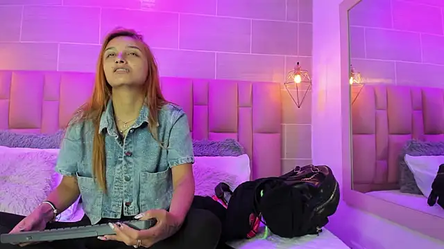 Mia-Dolls online show from April 2, 2026, 3:48 am