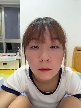 flylingling33 online show from May 20, 2026, 4:24 pm