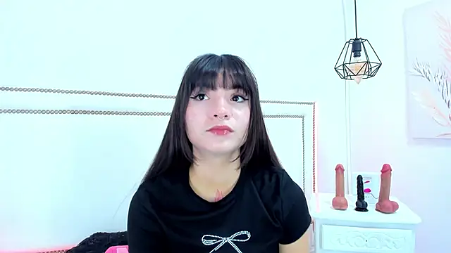 emma-sandoval online show from May 23, 2026, 6:34 pm