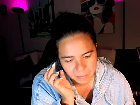 Snapshot of HannaJonns chatting on April 19, 2026, 4:01 am HannaJonns online show from April 19, 2026, 4:01 am