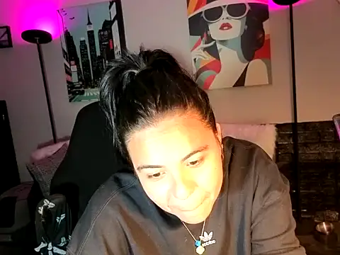 Snapshot of HannaJonns chatting on April 26, 2026, 8:17 pm HannaJonns online show from April 26, 2026, 8:17 pm