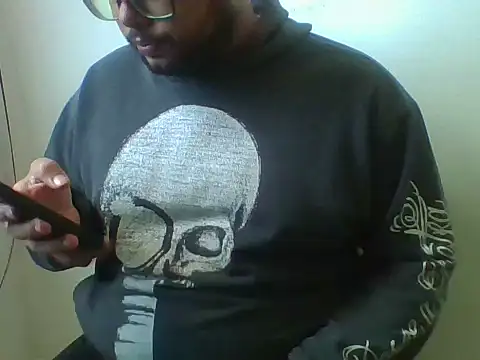 Snapshot of Derick_013 chatting on May 17, 2026, 3:19 pm Derick 013 online show from May 17, 2026, 3:19 pm