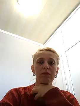 Snapshot of MiaLove183 chatting on April 5, 2026, 8:55 am MiaLove183 online show from April 5, 2026, 8:55 am