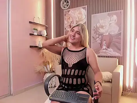 your sissytrans online show from May 5, 2026, 11:24 pm