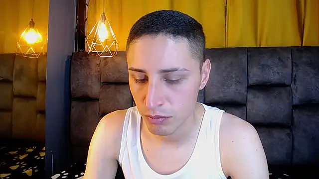 Snapshot of Jackson_bms_ chatting on April 15, 2026, 7:43 pm Jackson bms online show from April 15, 2026, 7:43 pm