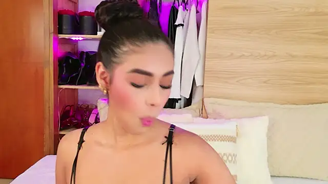 Rossie Blooms online show from May 1, 2026, 9:52 pm